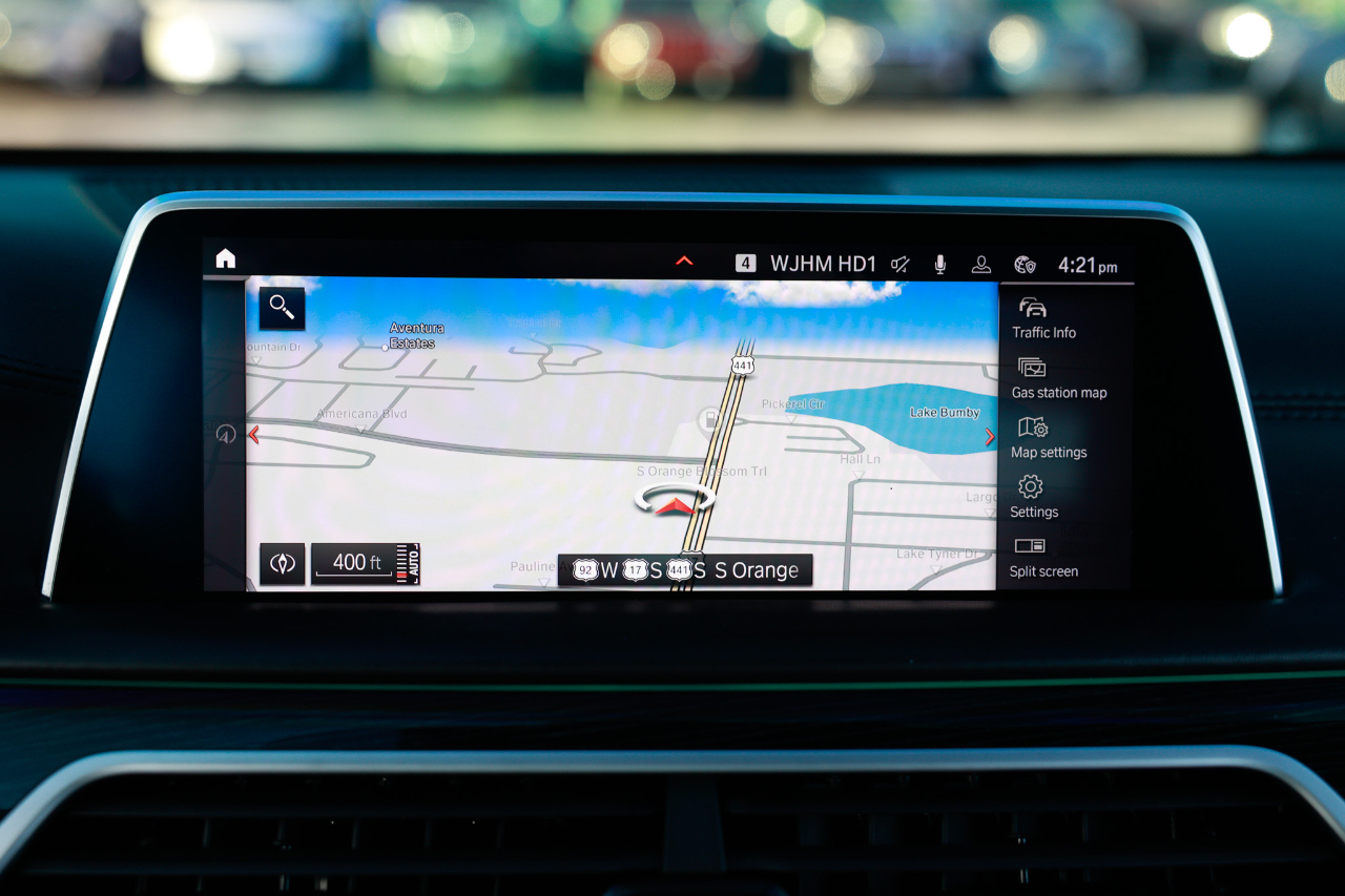 BMW 750i xDrive  2021