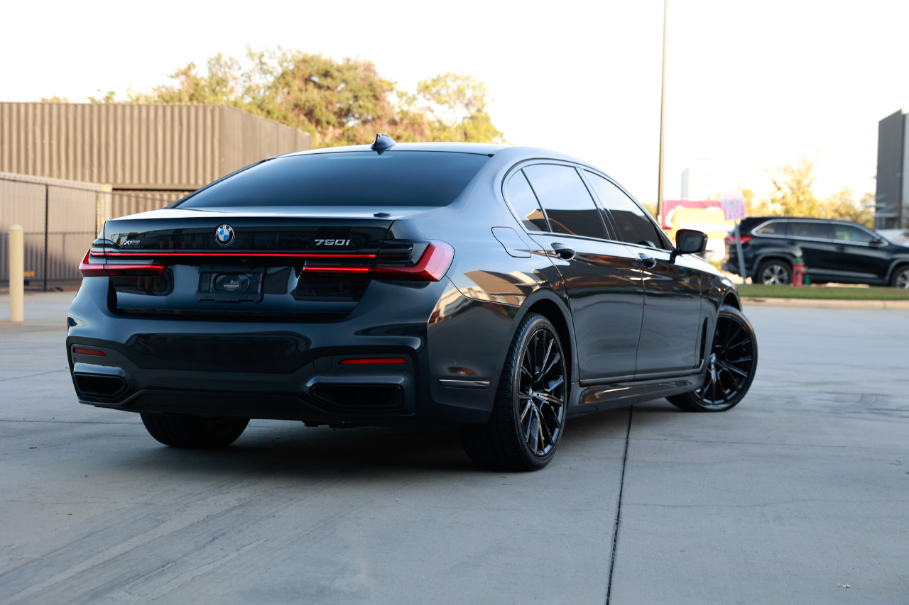 BMW 750i xDrive  2021