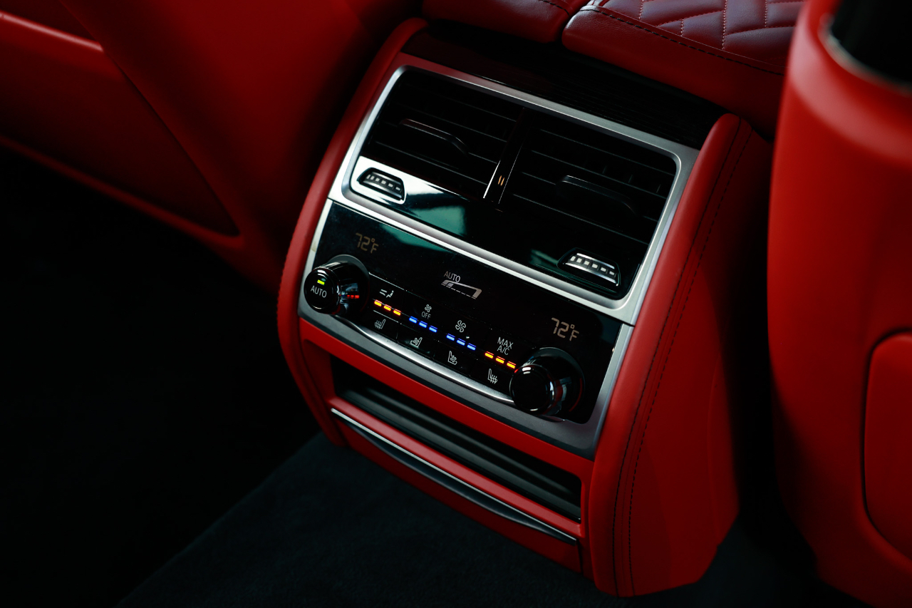 BMW 750i xDrive  2021