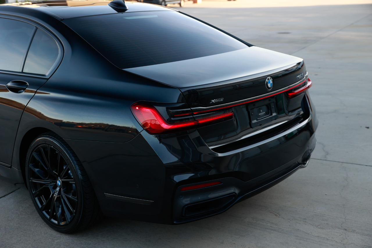 BMW 750i xDrive  2021