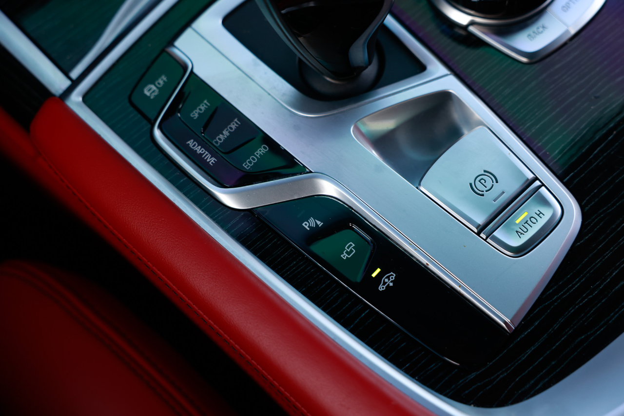 BMW 750i xDrive  2021