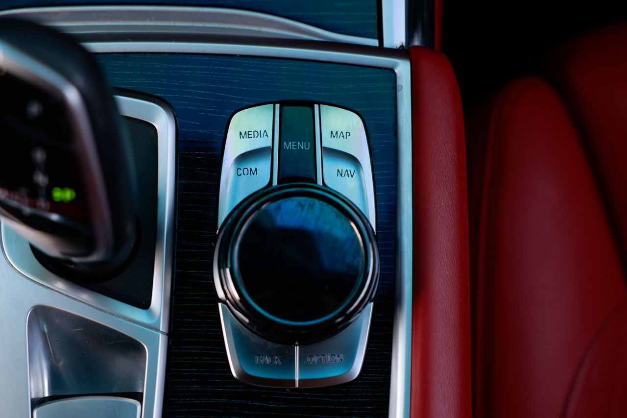 BMW 750i xDrive  2021