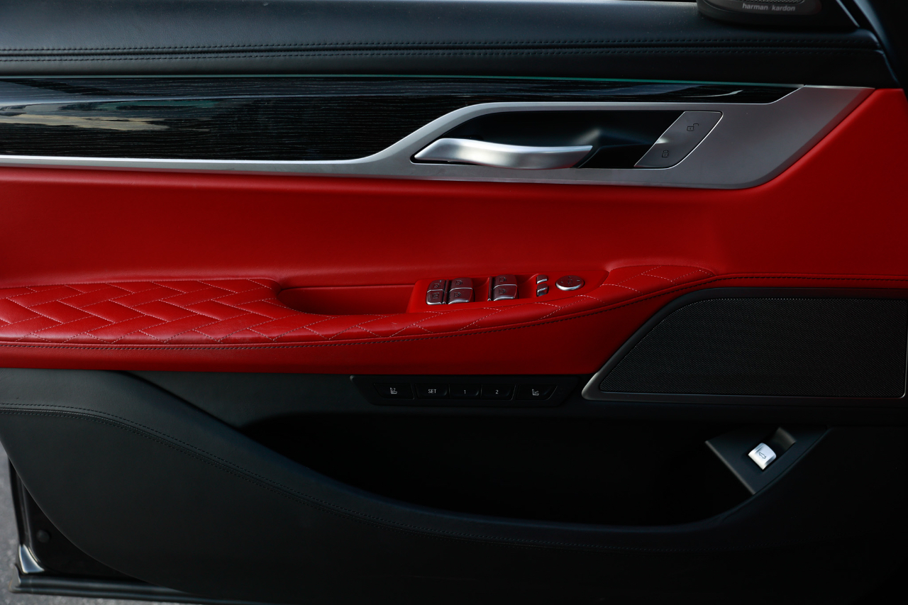 BMW 750i xDrive  2021