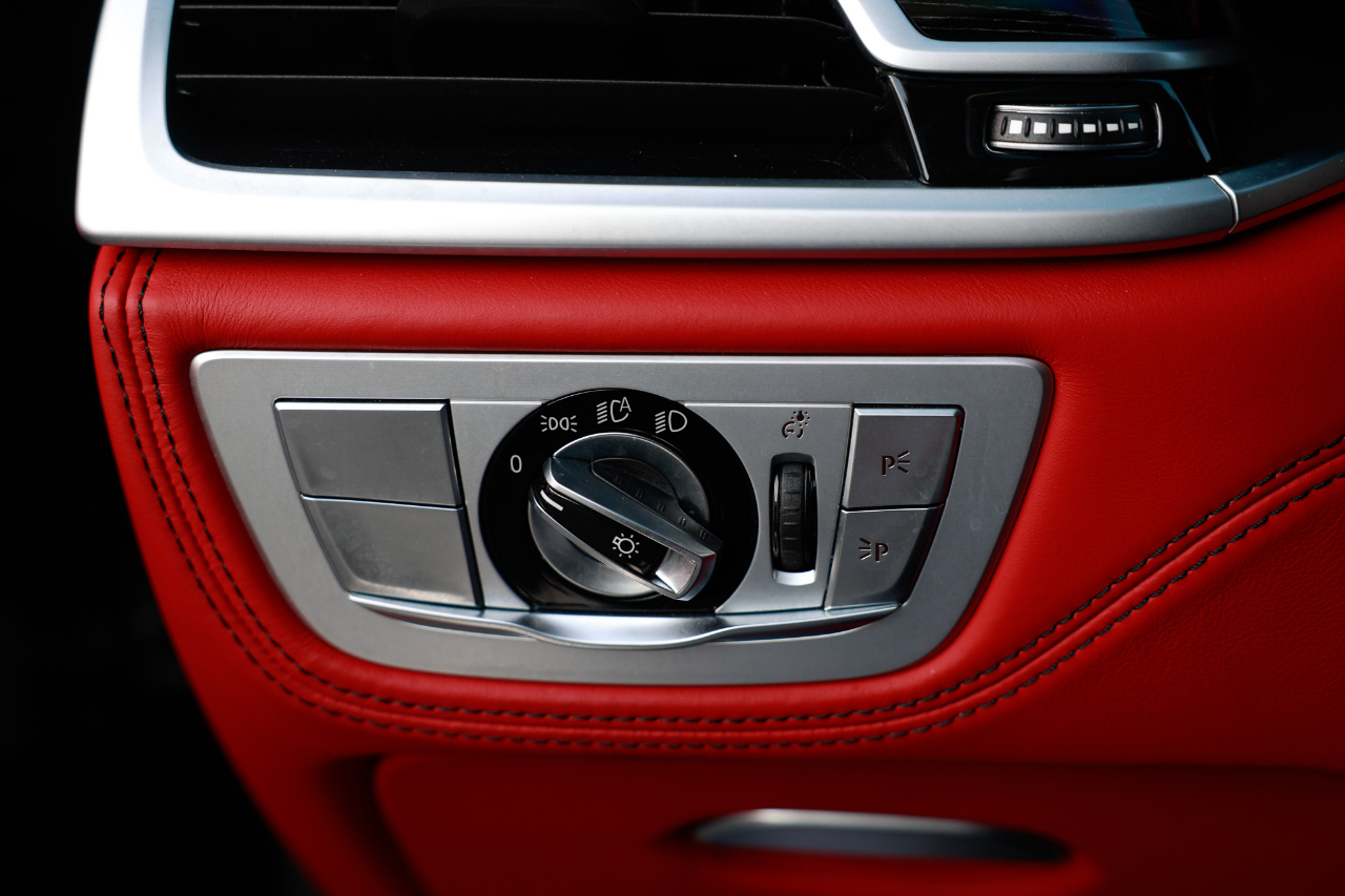 BMW 750i xDrive  2021