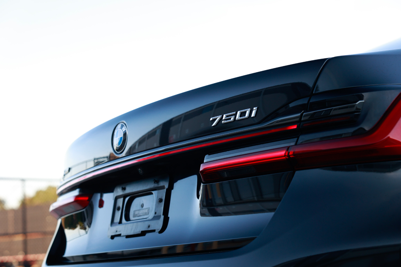 BMW 750i xDrive  2021