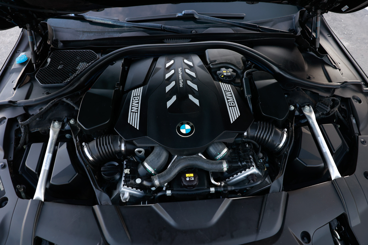 BMW 750i xDrive  2021