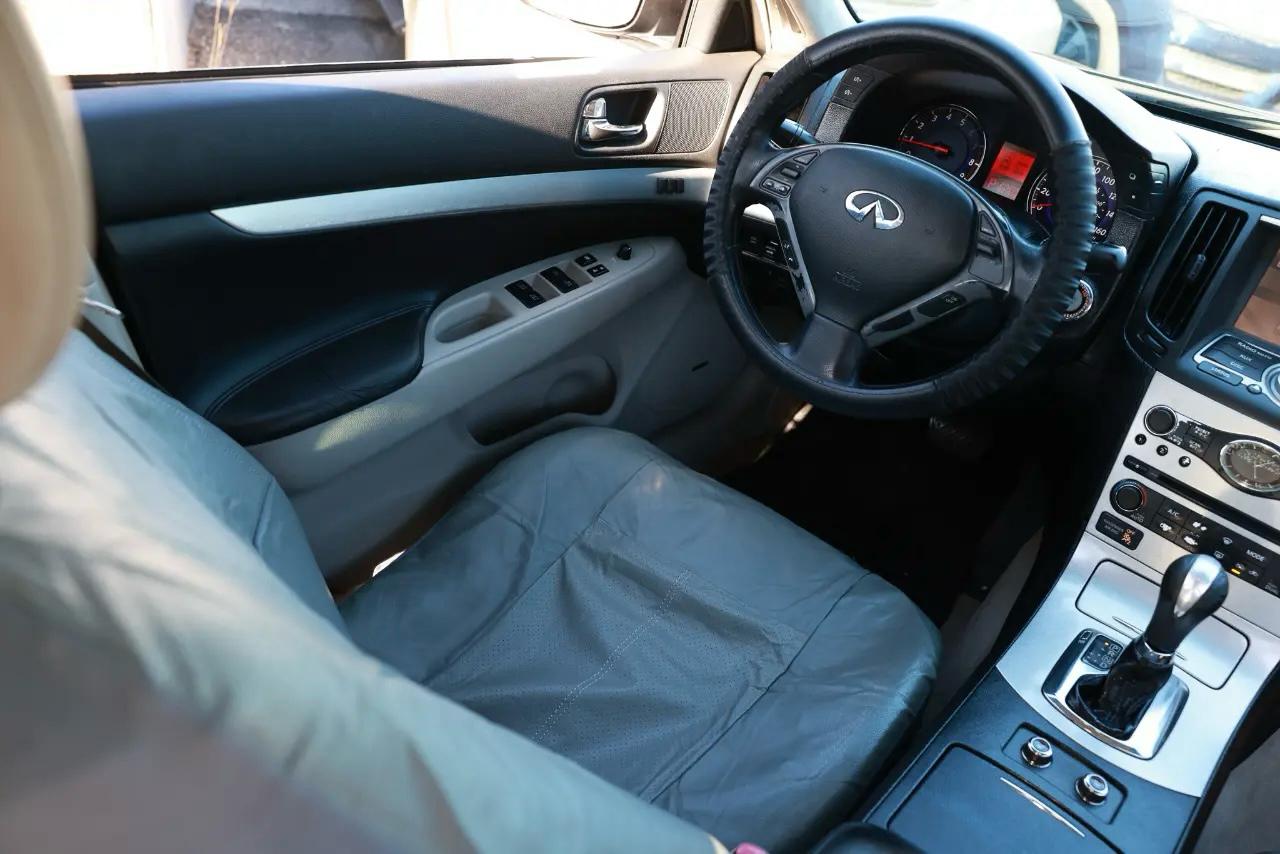 Infiniti G37 Sedan  2009