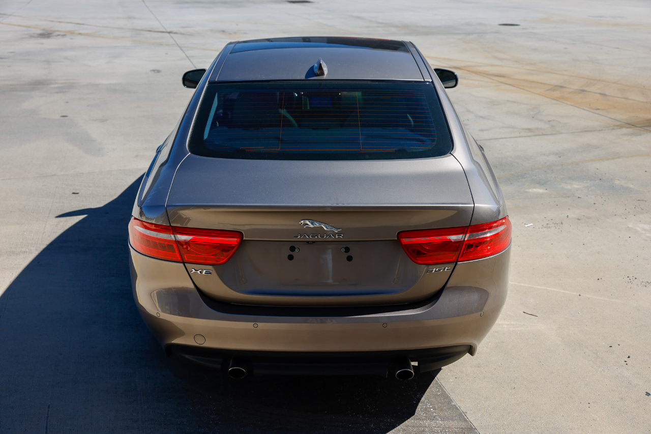 Jaguar XE  2017