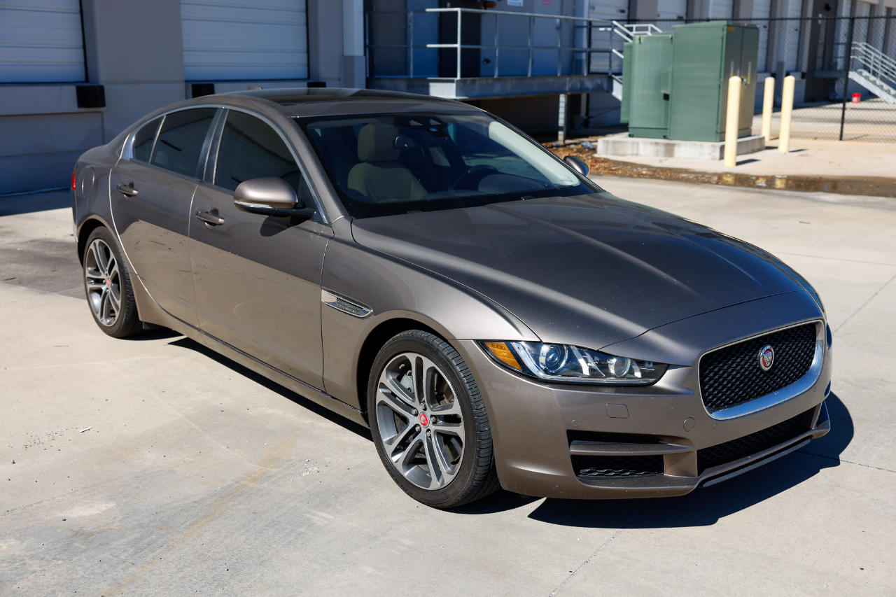 Jaguar XE  2017