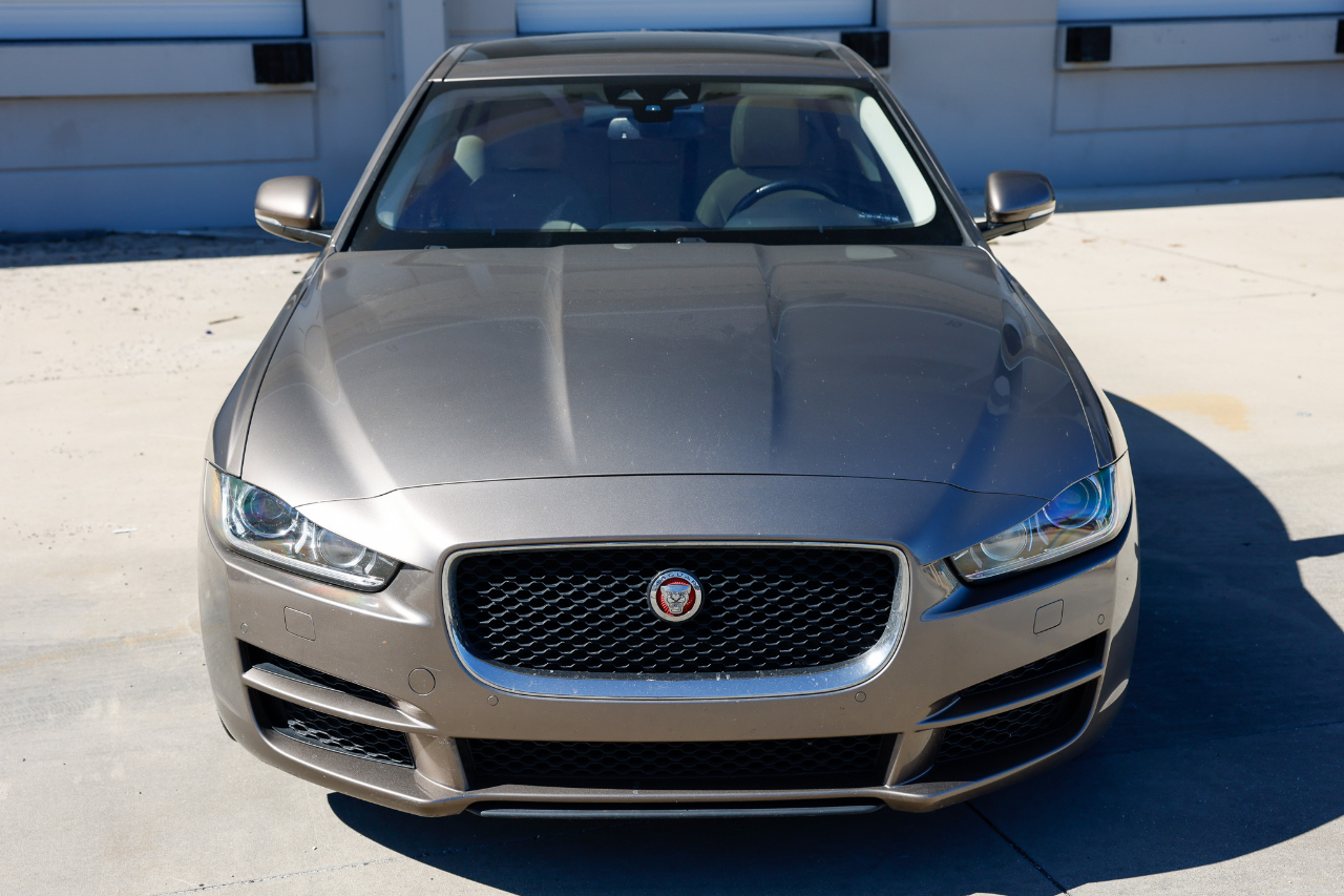Jaguar XE  2017