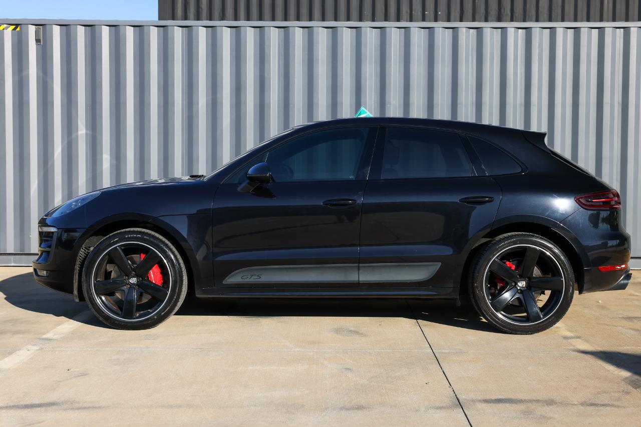 Porsche Macan  2017