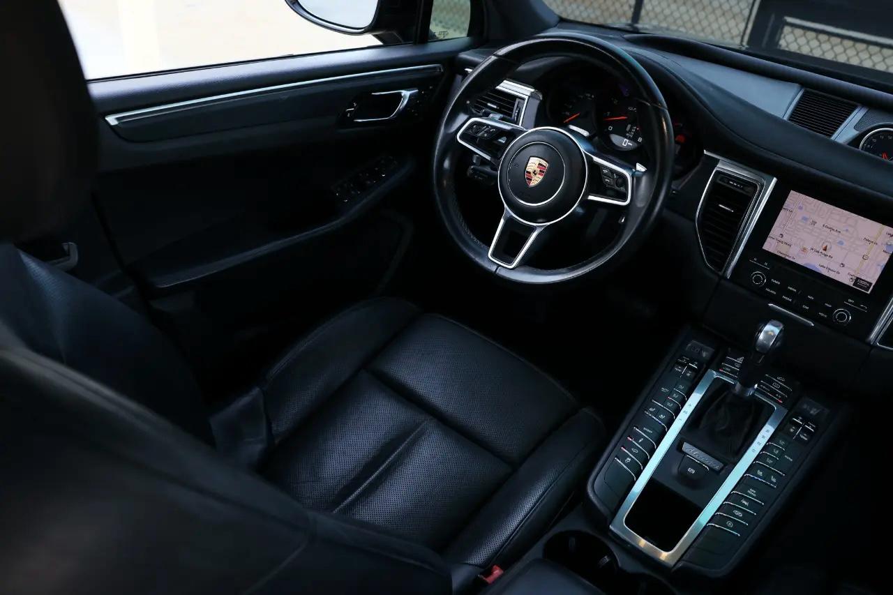 Porsche Macan  2017