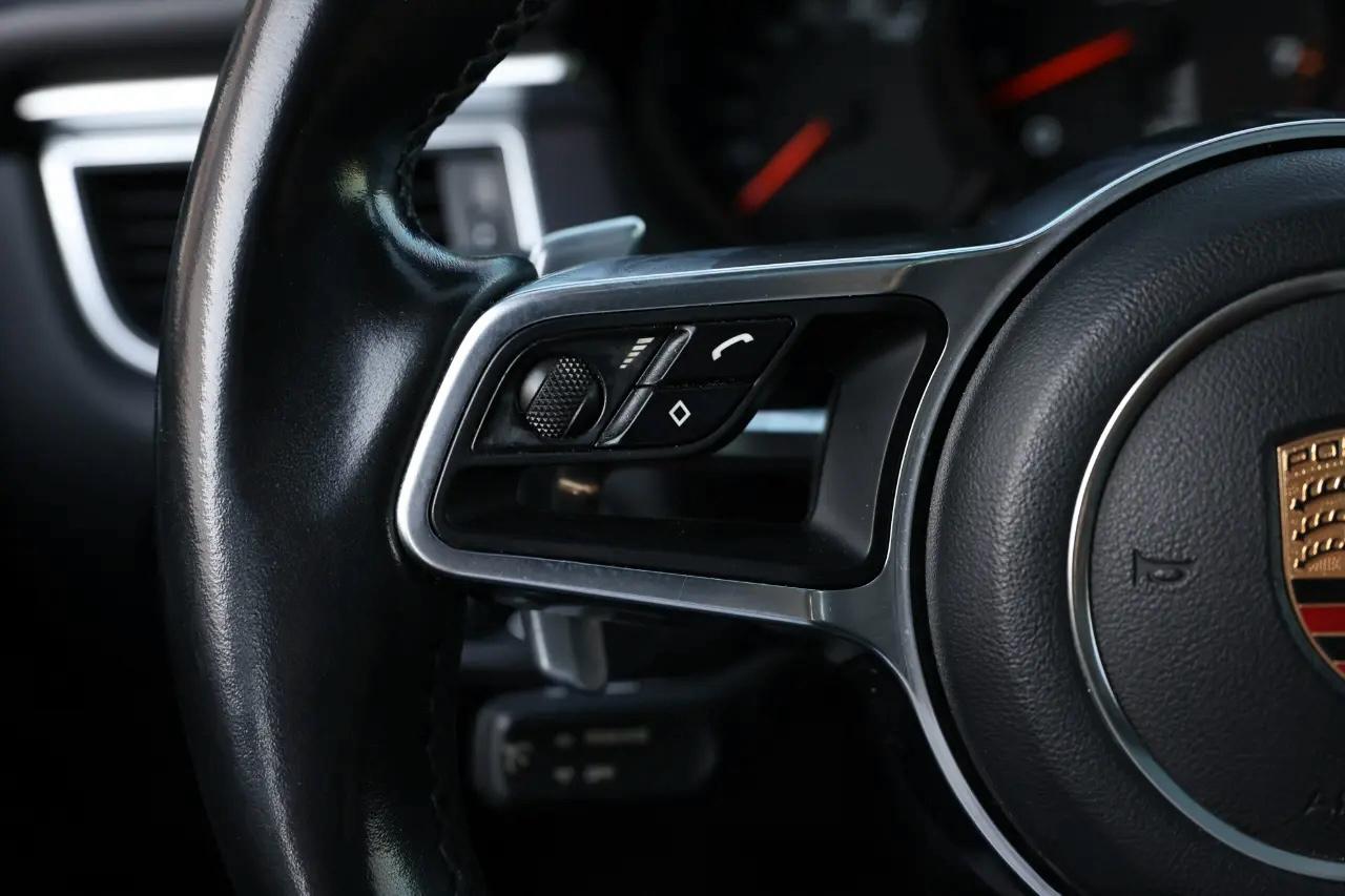 Porsche Macan  2017