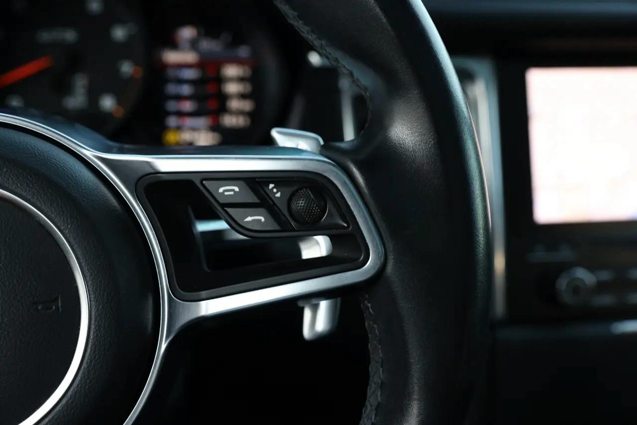 Porsche Macan  2017
