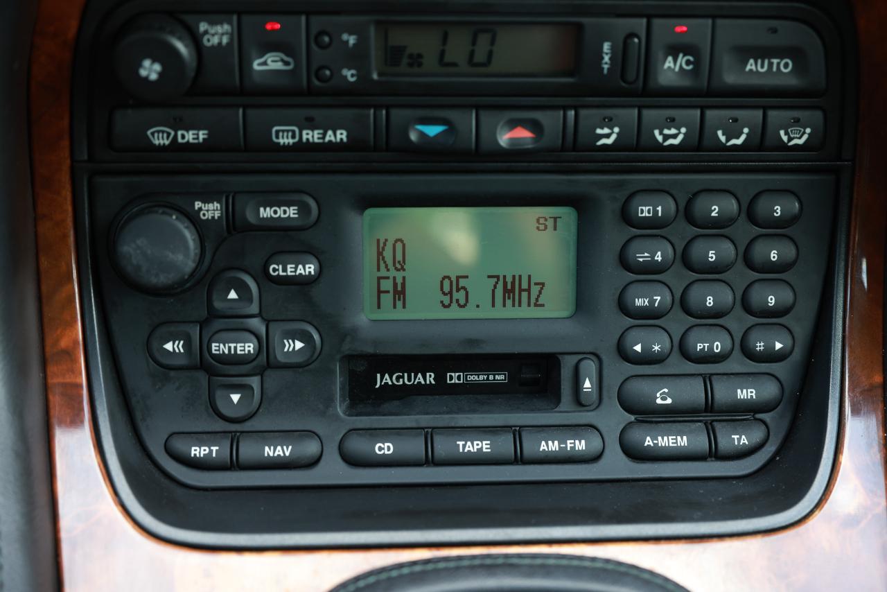 Jaguar XJ Series  2002