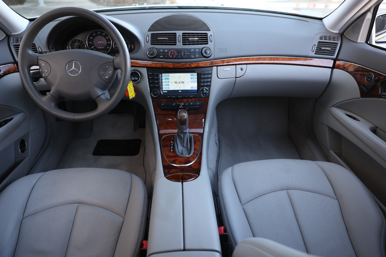Mercedes-Benz E-Class  2004