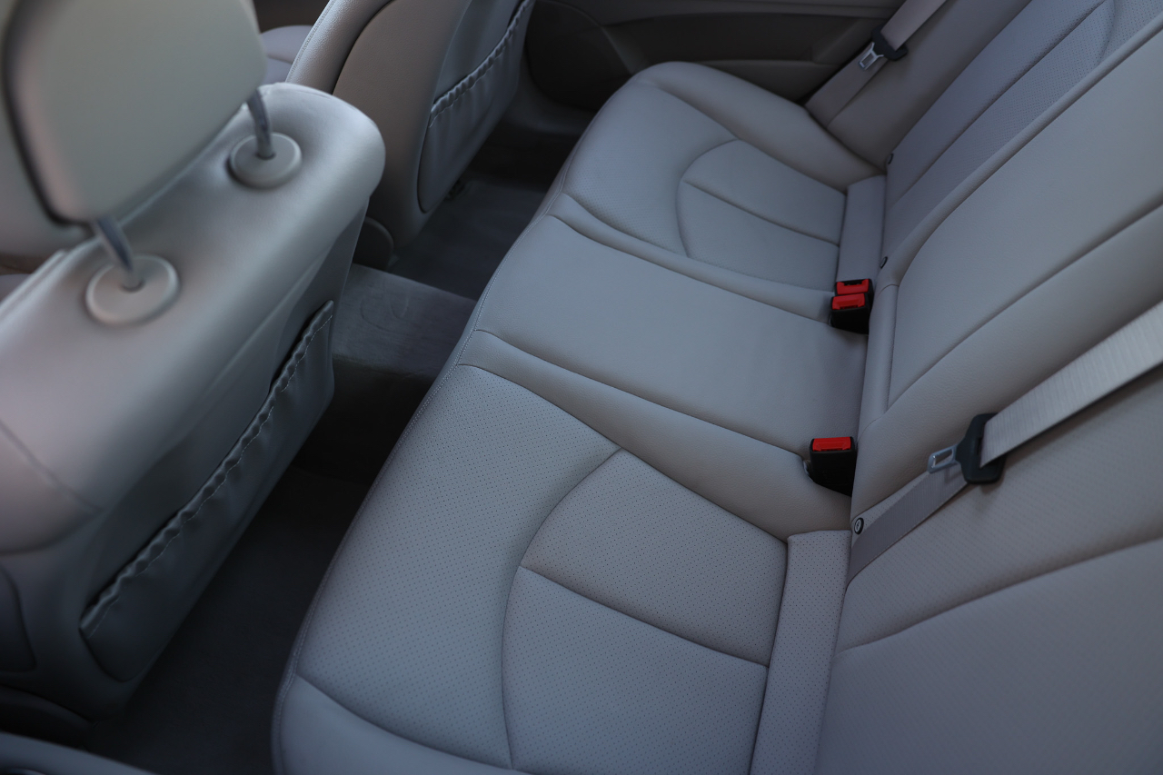 Mercedes-Benz E-Class  2004