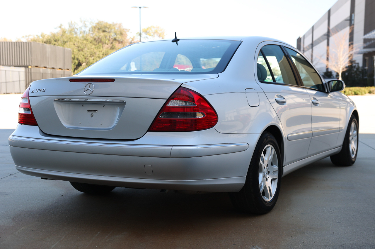 Mercedes-Benz E-Class  2004