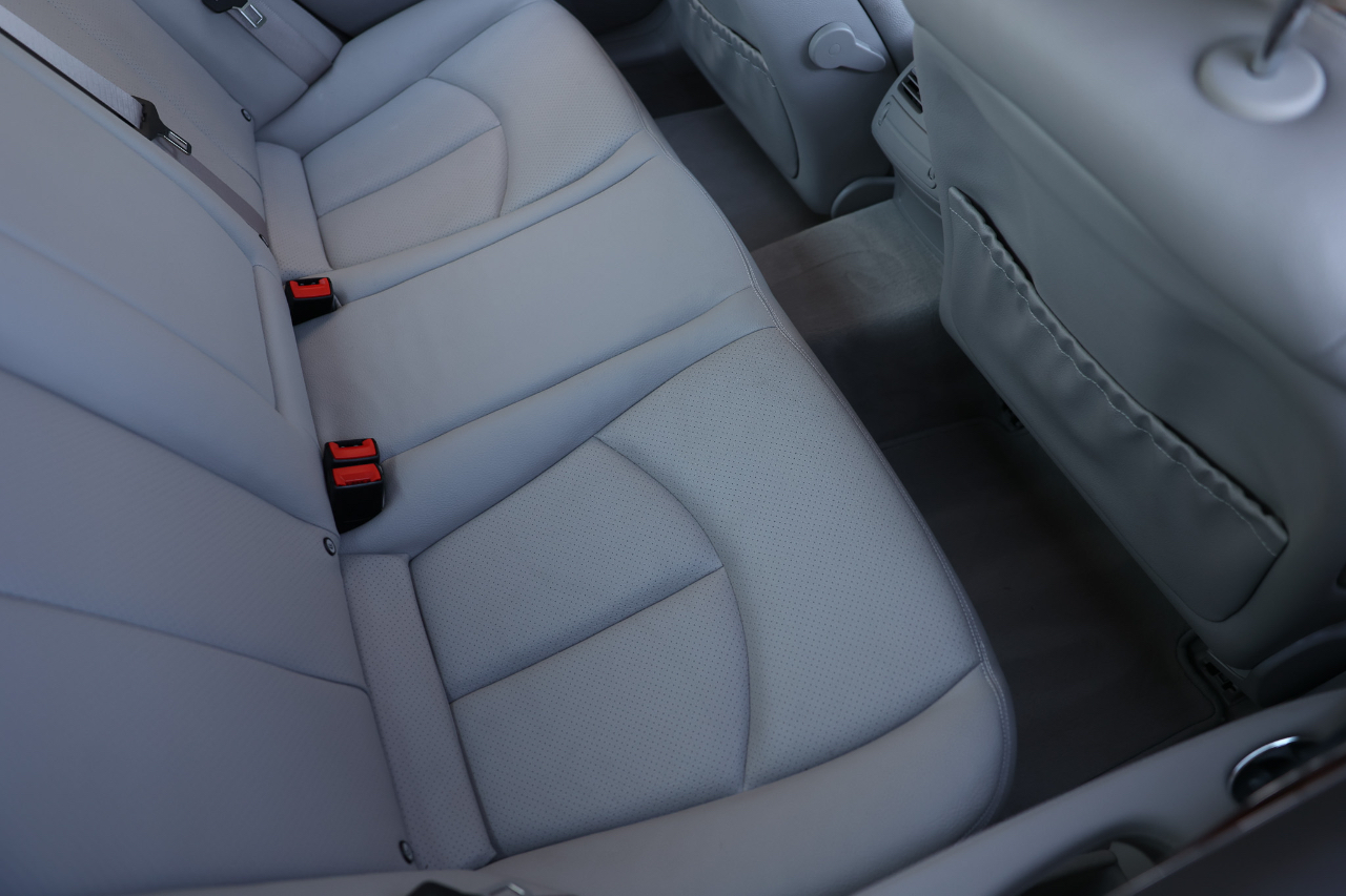 Mercedes-Benz E-Class  2004