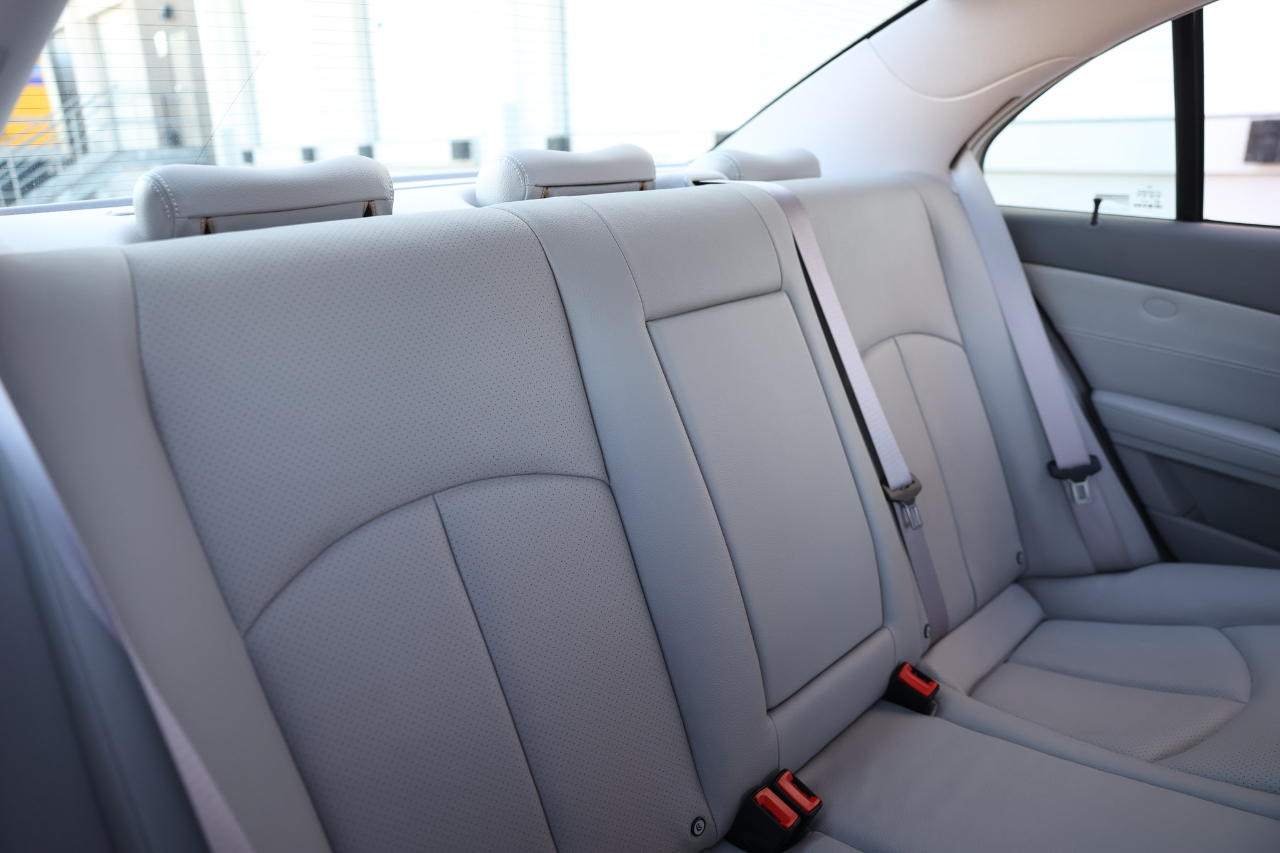 Mercedes-Benz E-Class  2004