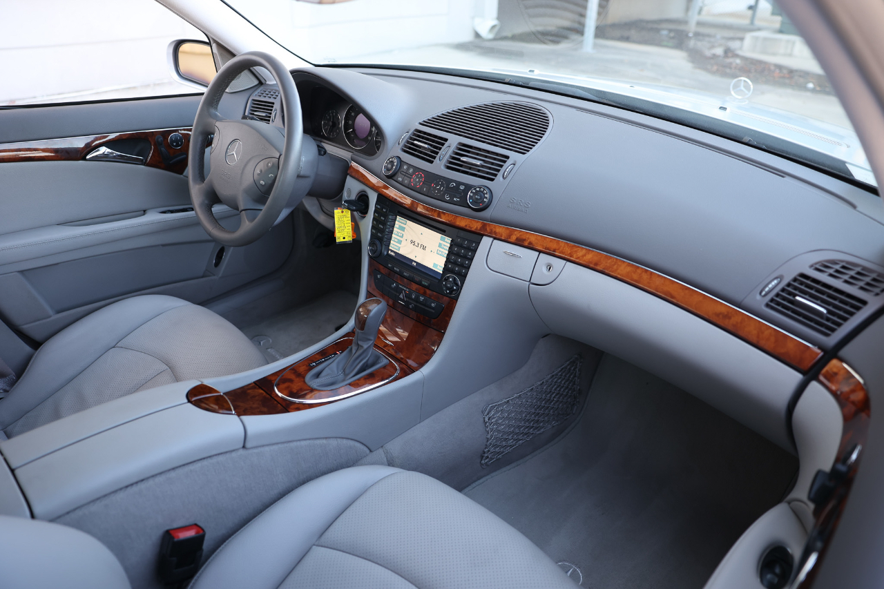 Mercedes-Benz E-Class  2004