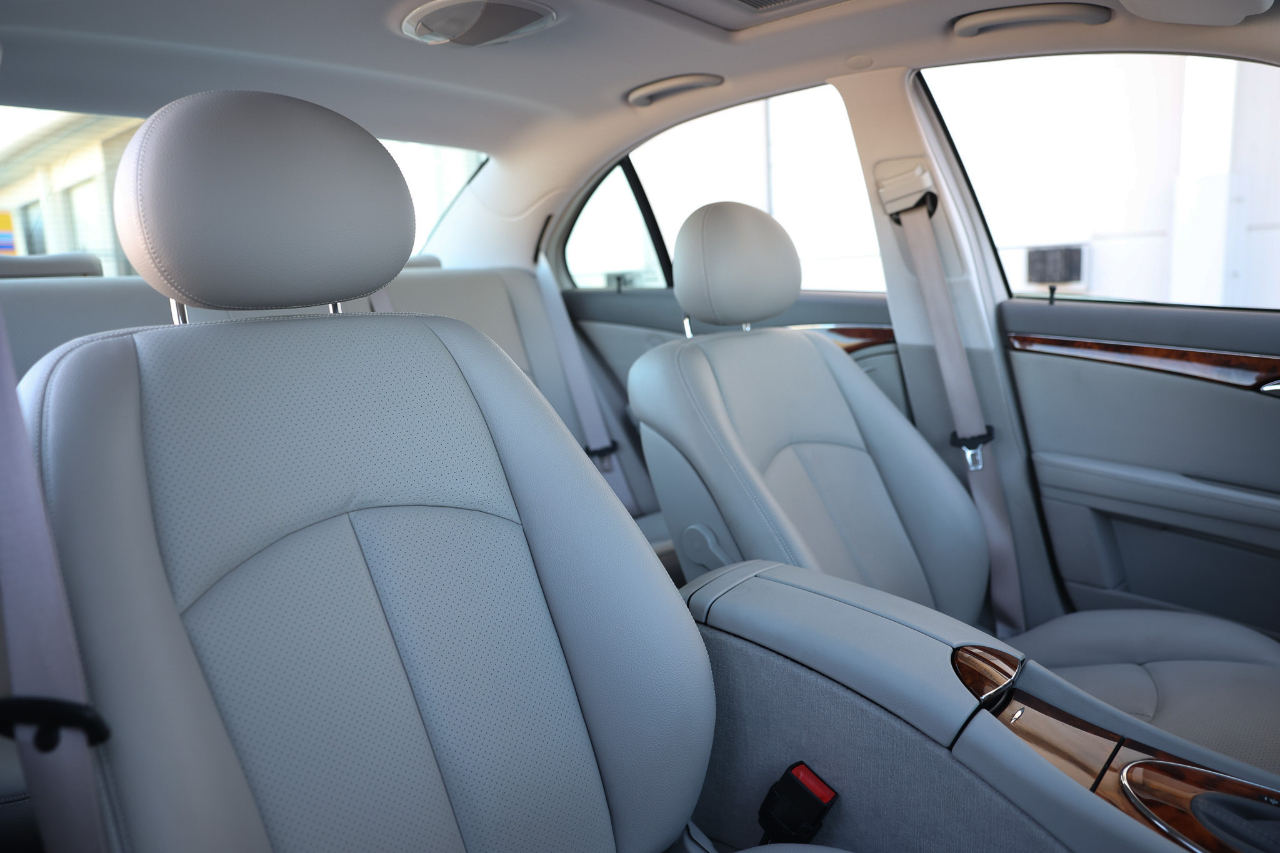 Mercedes-Benz E-Class  2004