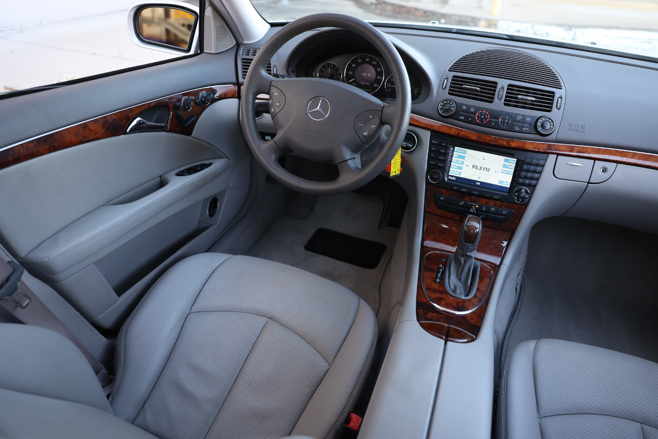 Mercedes-Benz E-Class  2004