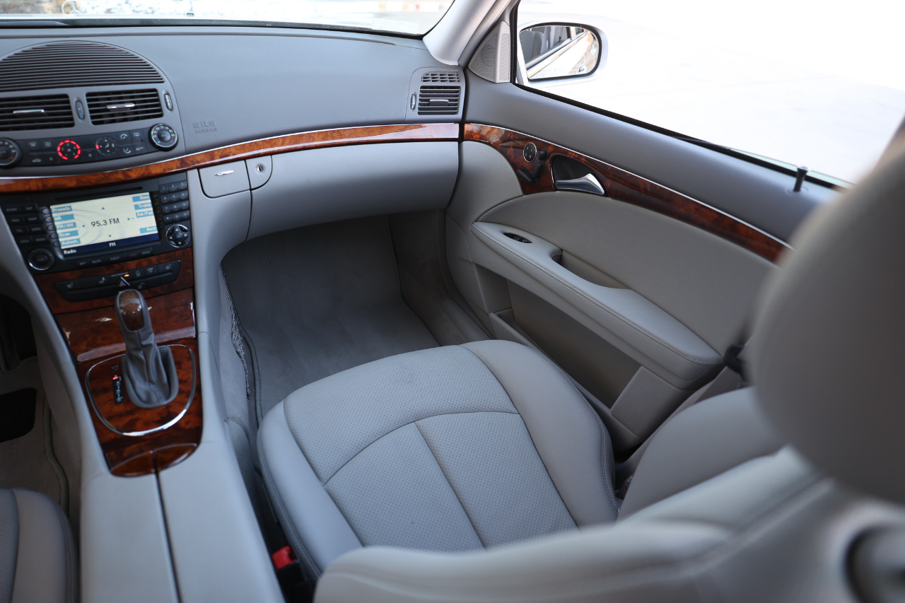 Mercedes-Benz E-Class  2004