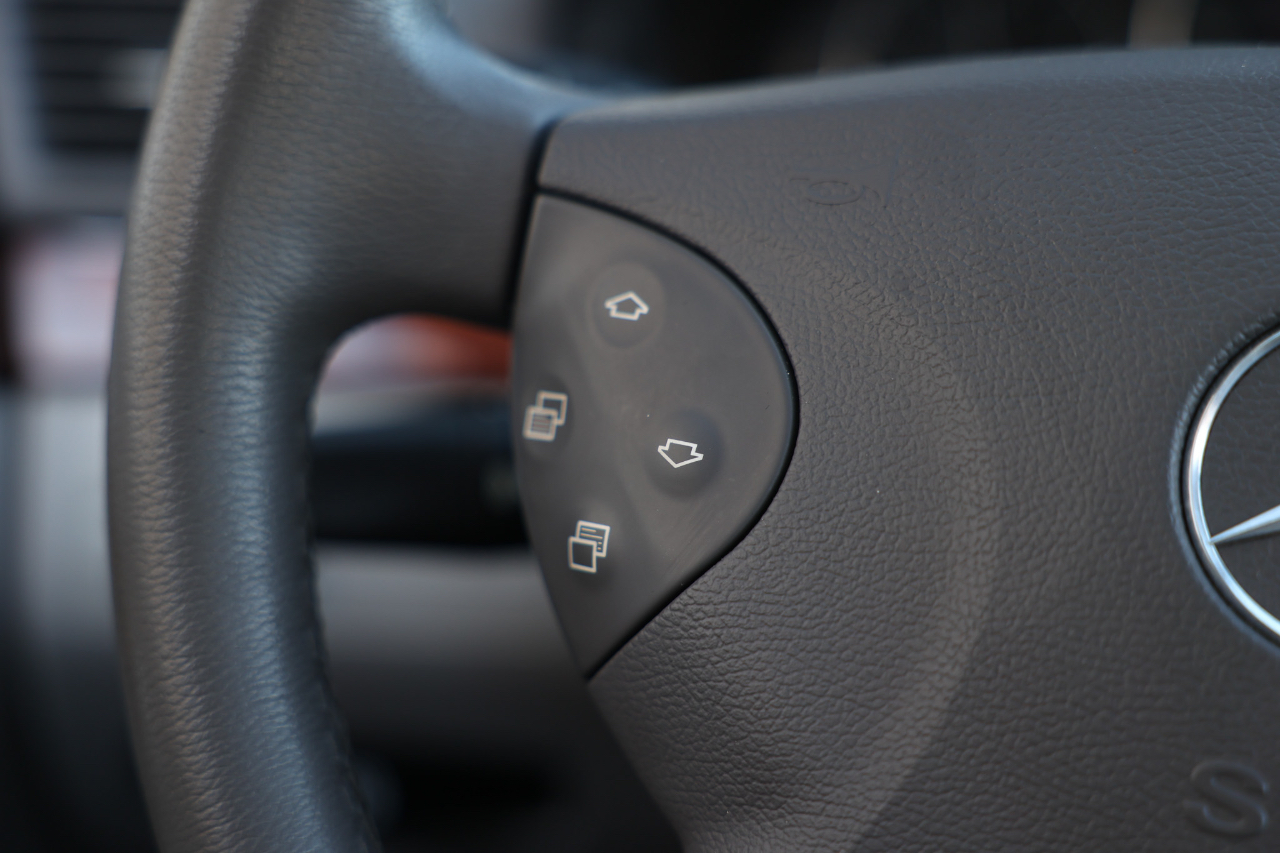 Mercedes-Benz E-Class  2004