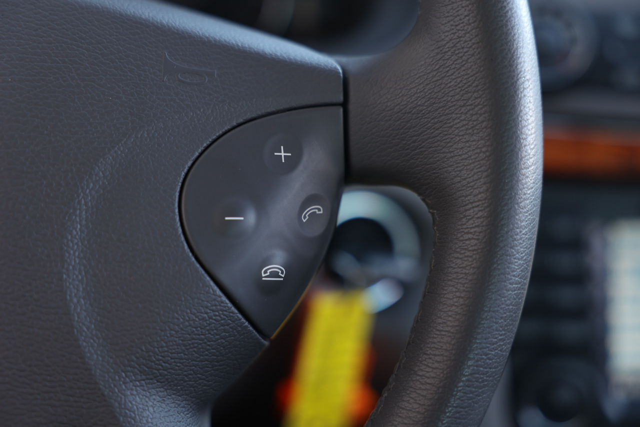 Mercedes-Benz E-Class  2004