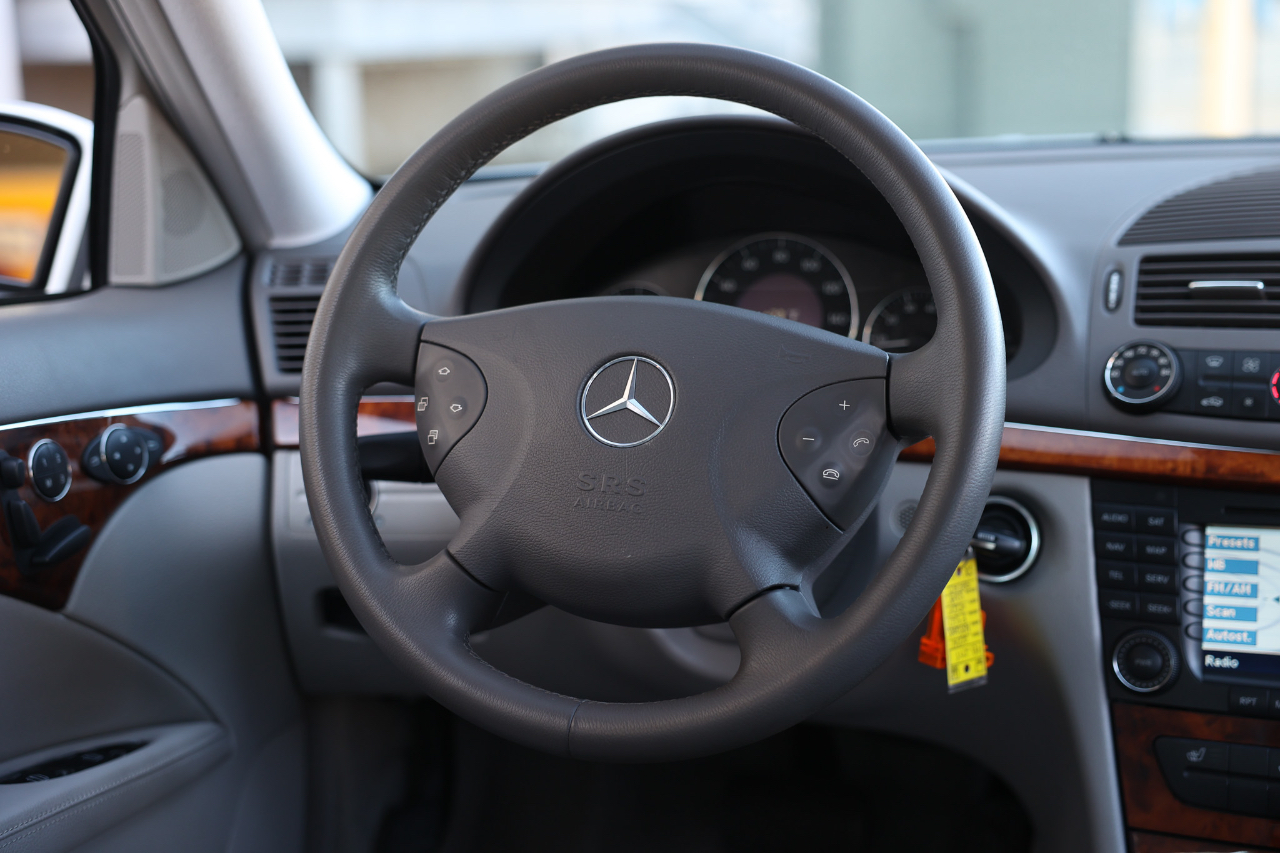 Mercedes-Benz E-Class  2004