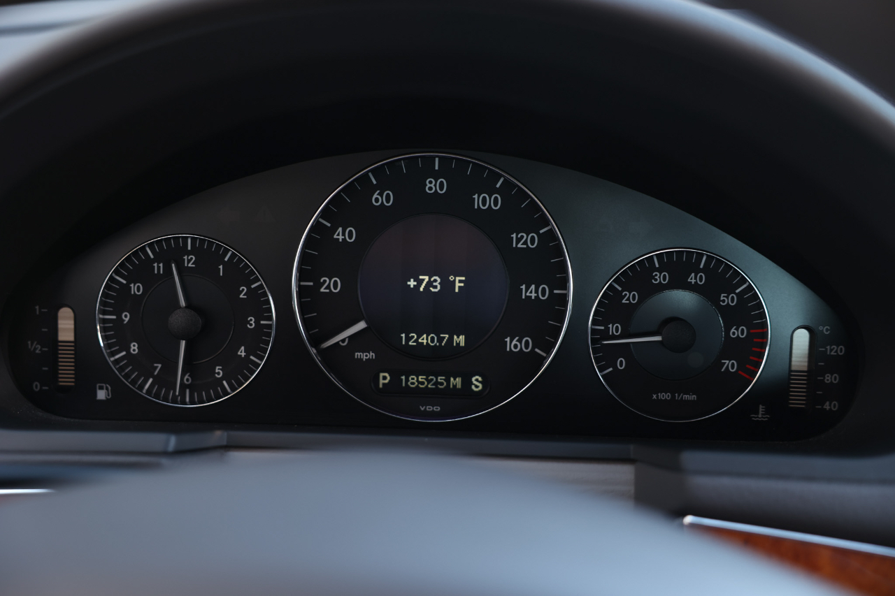 Mercedes-Benz E-Class  2004