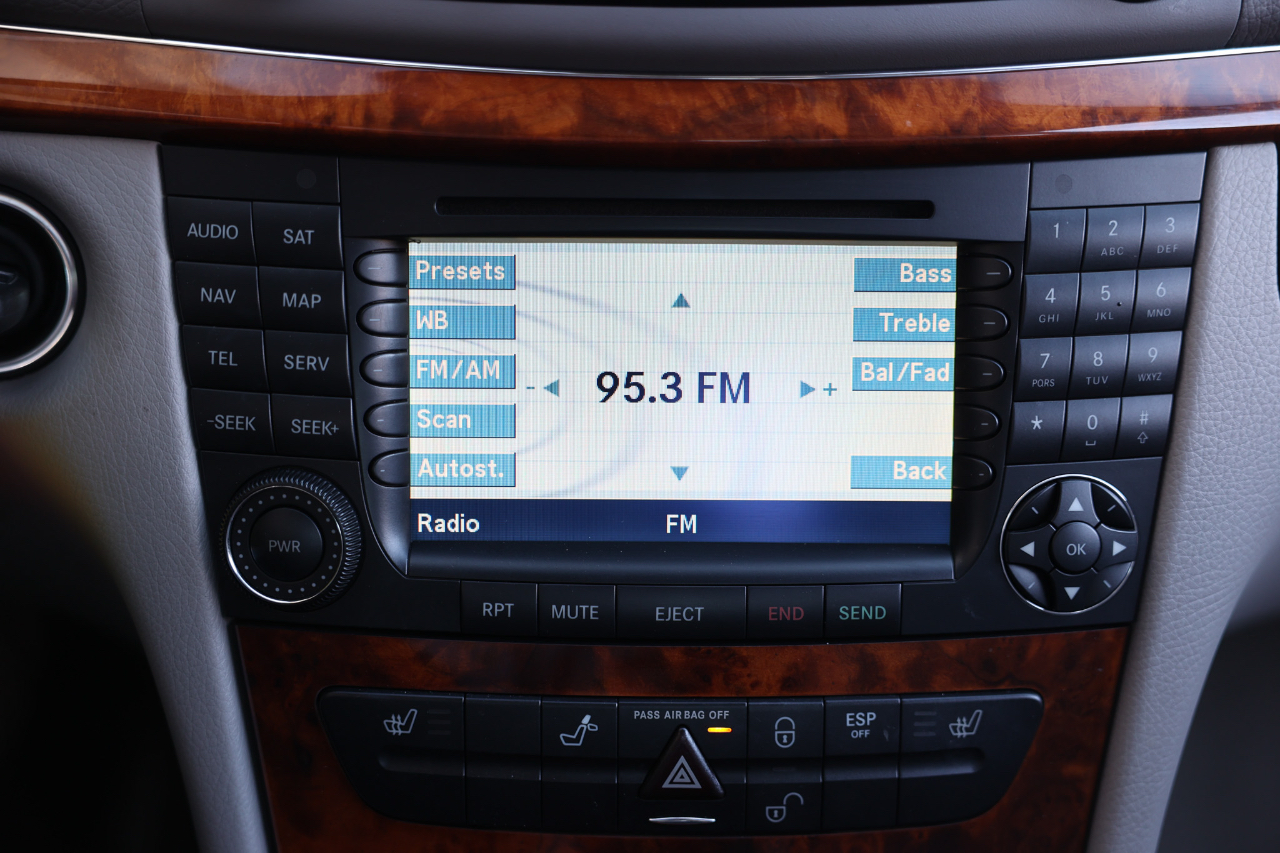 Mercedes-Benz E-Class  2004