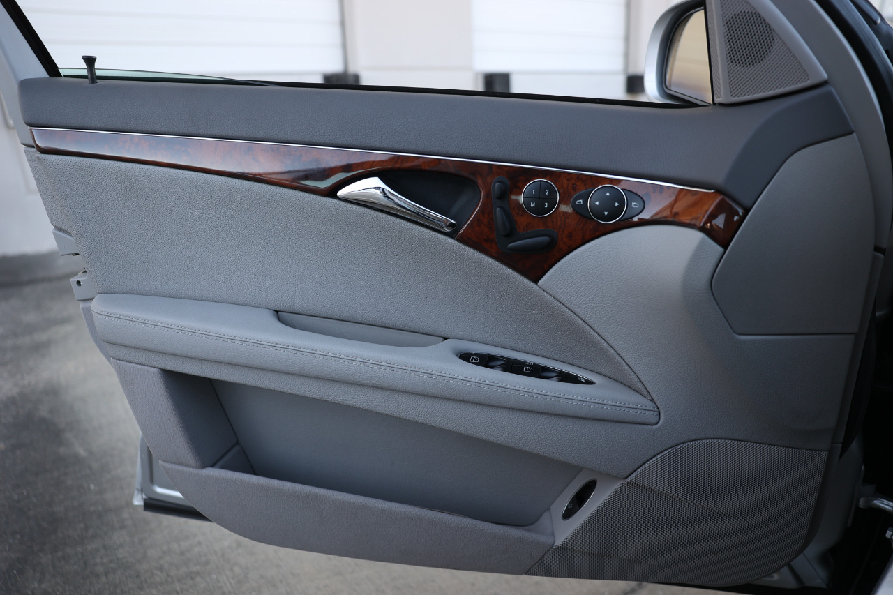 Mercedes-Benz E-Class  2004