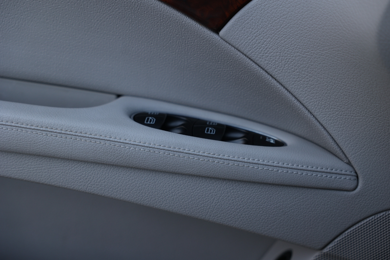 Mercedes-Benz E-Class  2004