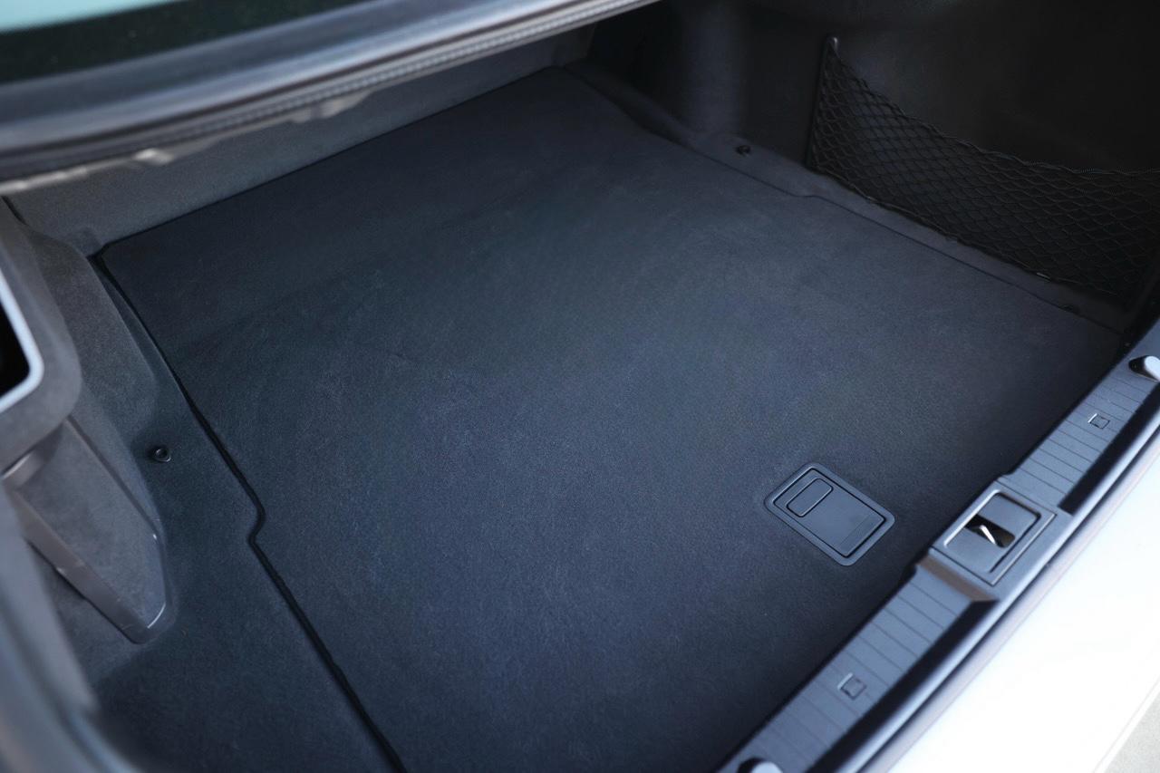 Mercedes-Benz E-Class  2004