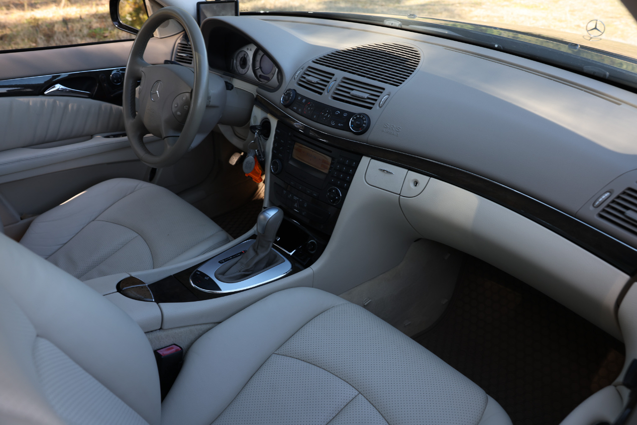 Mercedes-Benz E-Class  2003