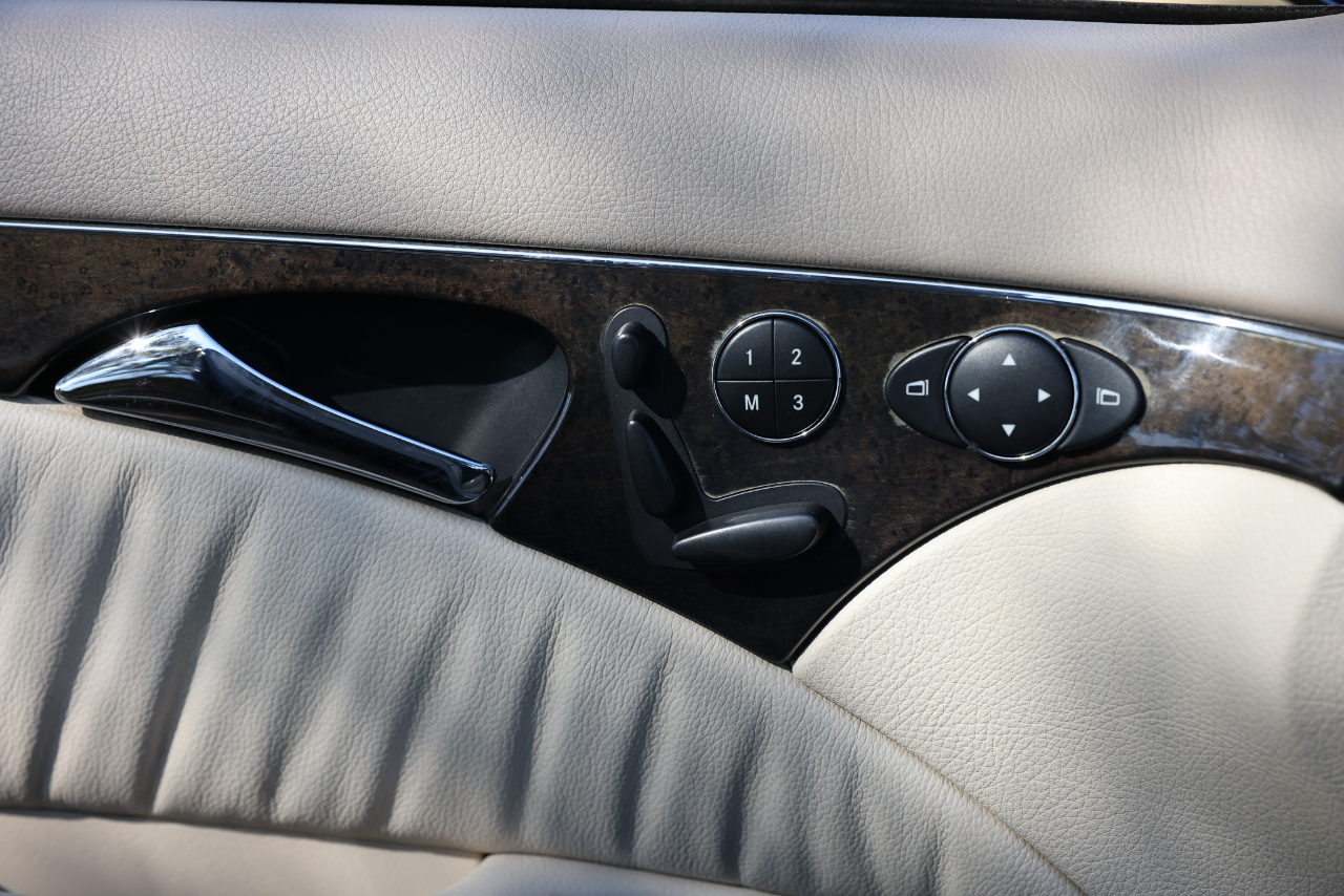 Mercedes-Benz E-Class  2003