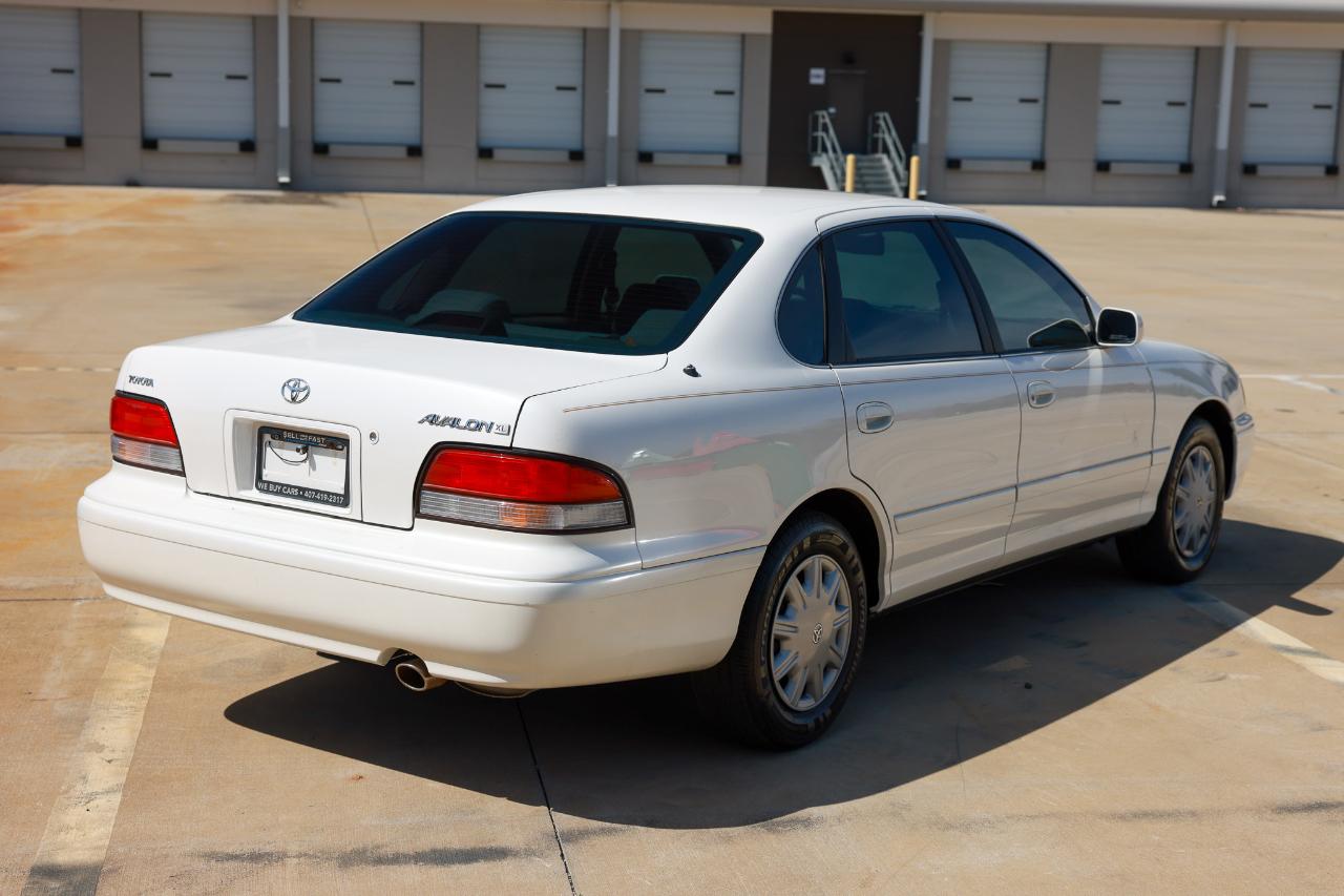 Toyota Avalon  1996