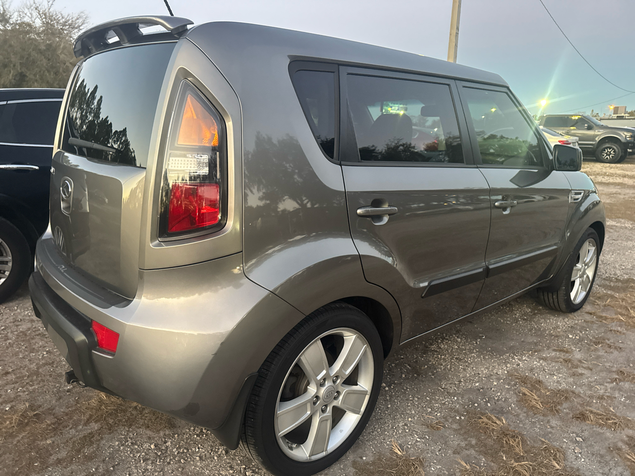 Kia Soul + 4D Wagon 2011