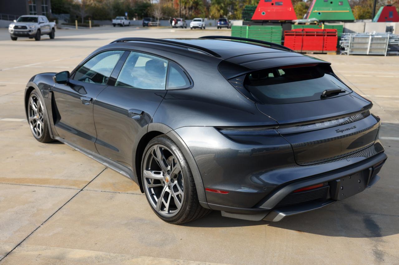 Porsche Taycan  2023