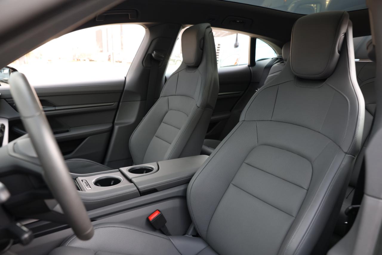 Porsche Taycan  2023