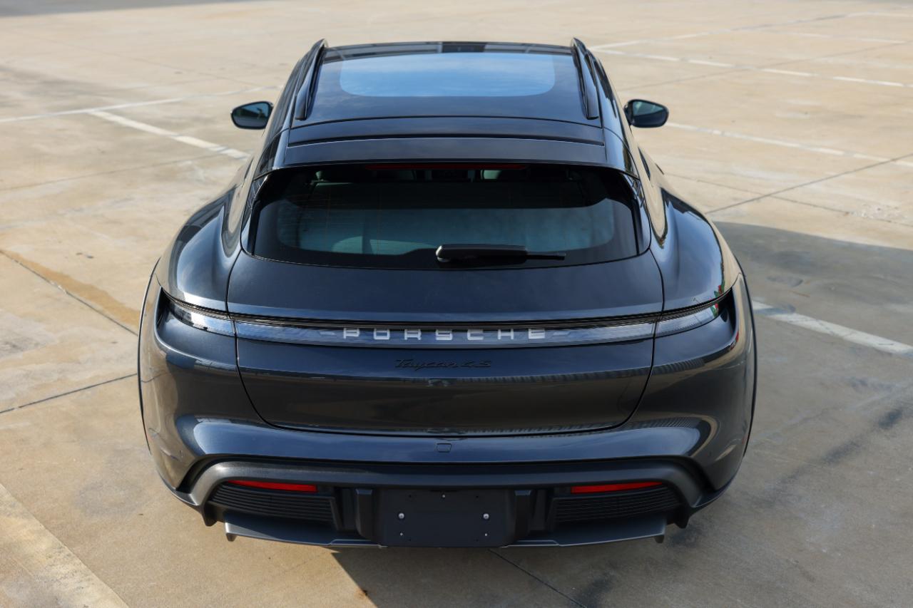 Porsche Taycan  2023