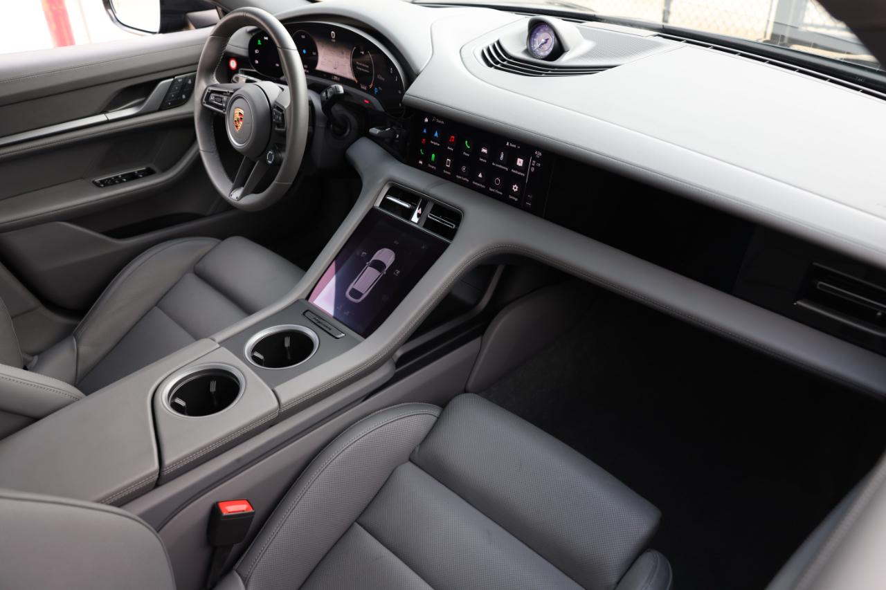 Porsche Taycan  2023