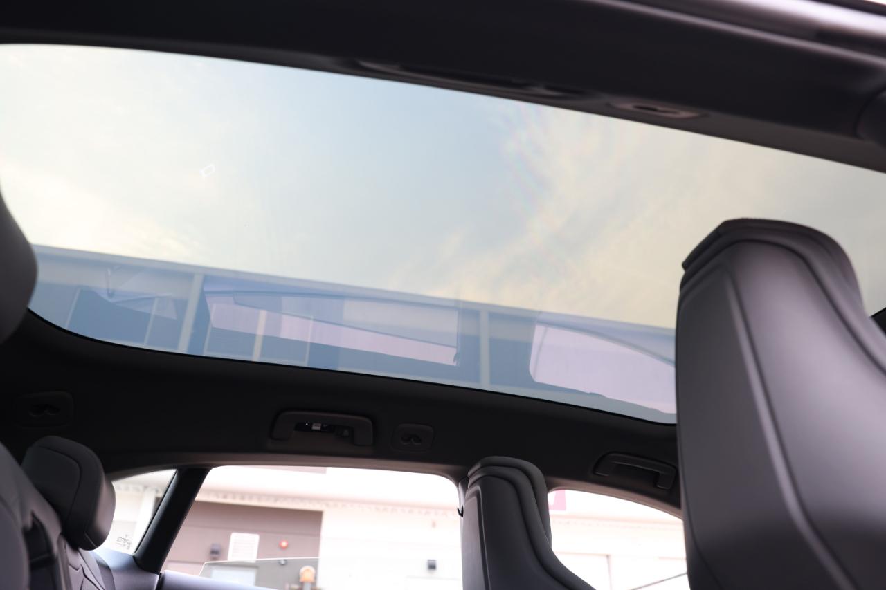 Porsche Taycan  2023