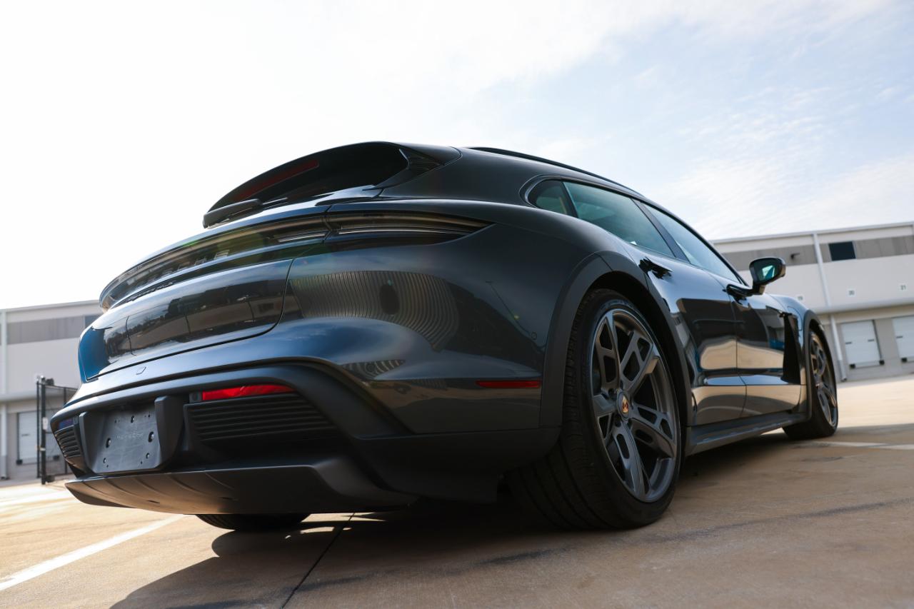 Porsche Taycan  2023