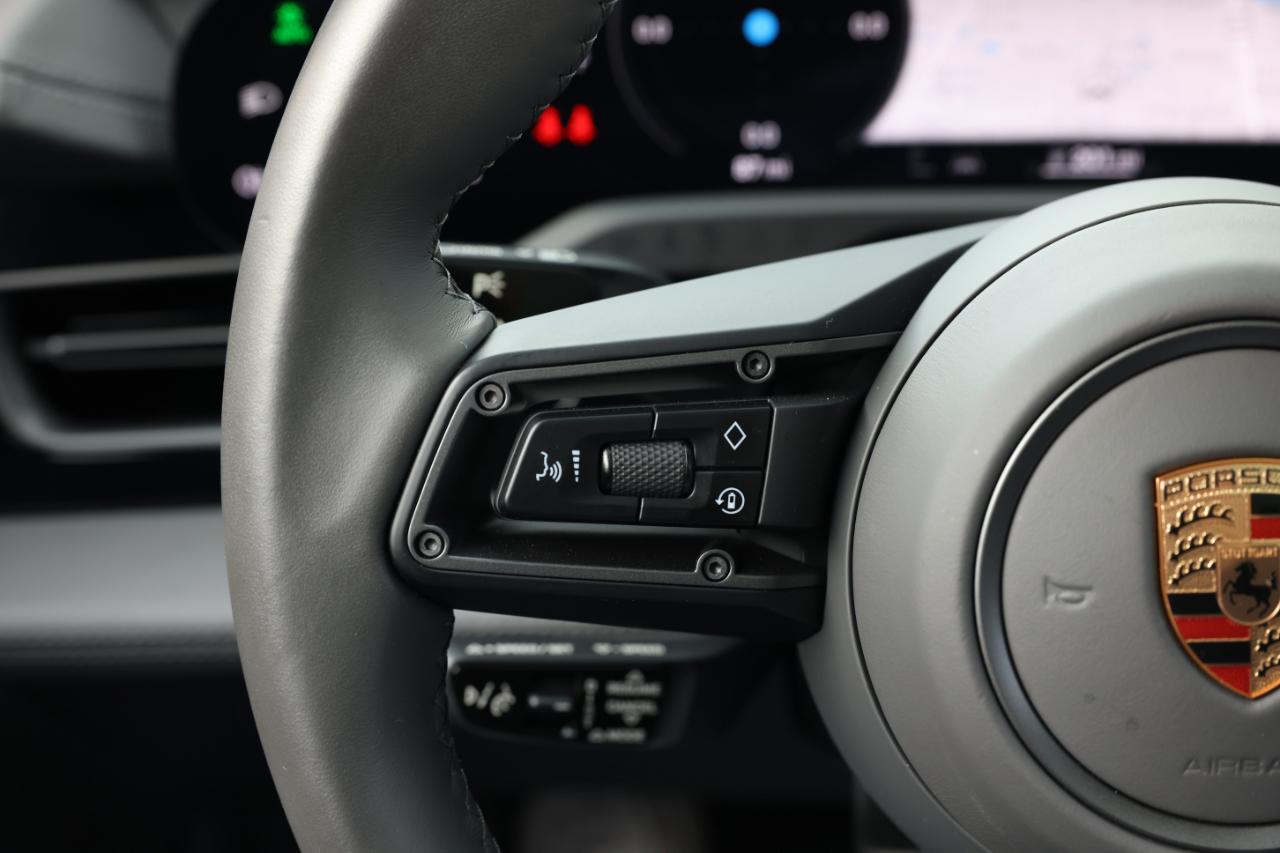 Porsche Taycan  2023