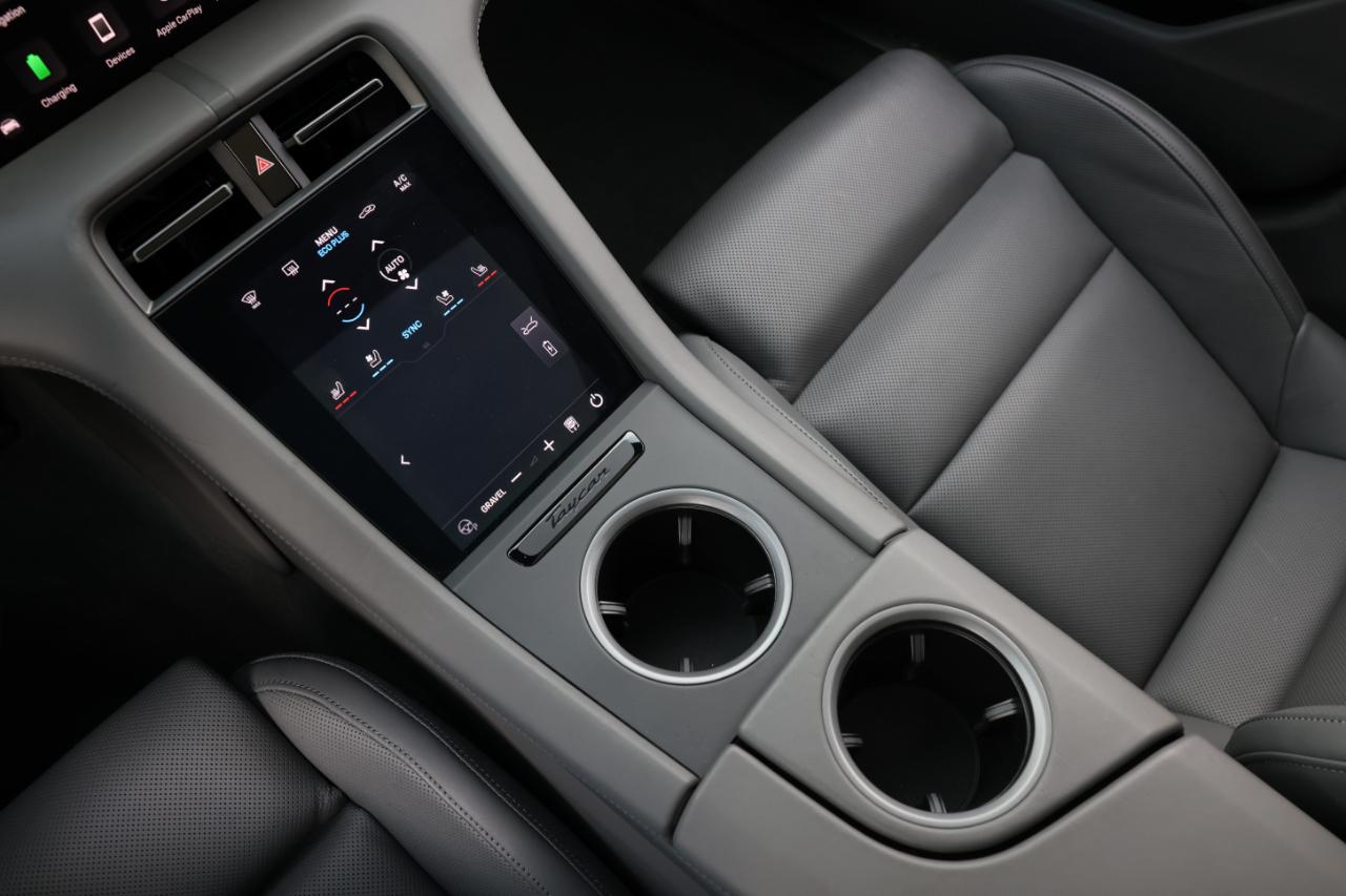 Porsche Taycan  2023