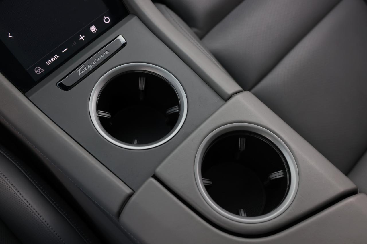 Porsche Taycan  2023