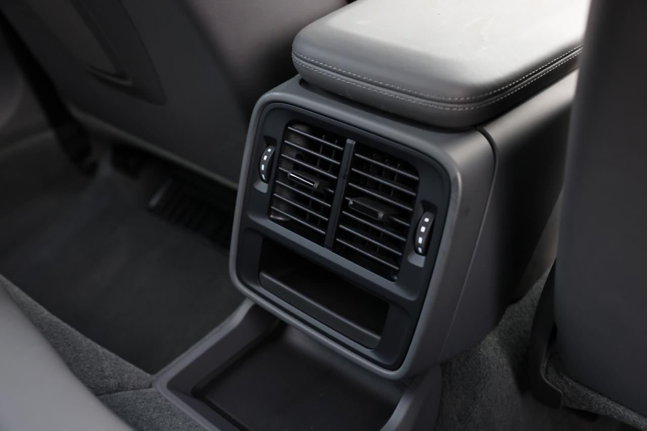 Porsche Taycan  2023